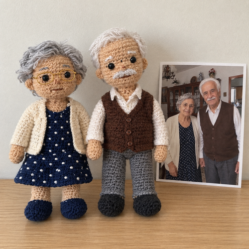 Crochet portrait of Lucia and Gino, grandparents in their seventies, next to the printed photo it was made from